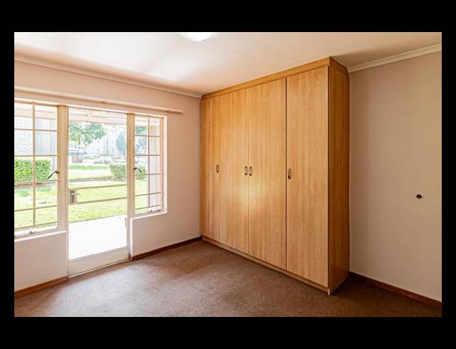 3 BEDROOM TOWNHOUSE FOR SALE IN CASTLEVIEW